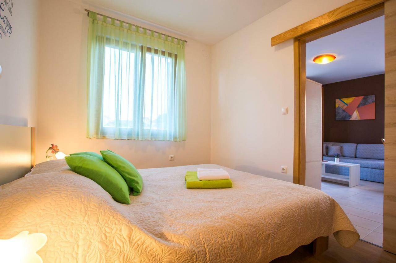 Apartman Irena Pula Exteriör bild