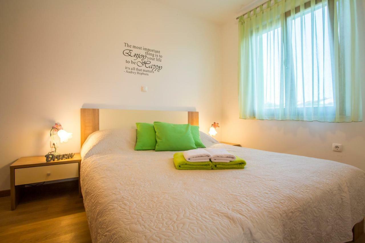 Apartman Irena Pula Exteriör bild